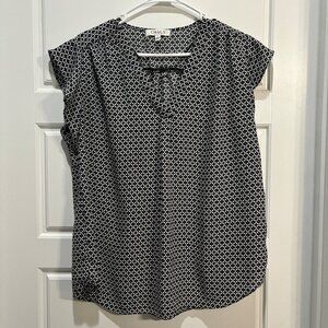 Women's sleeveless blouse